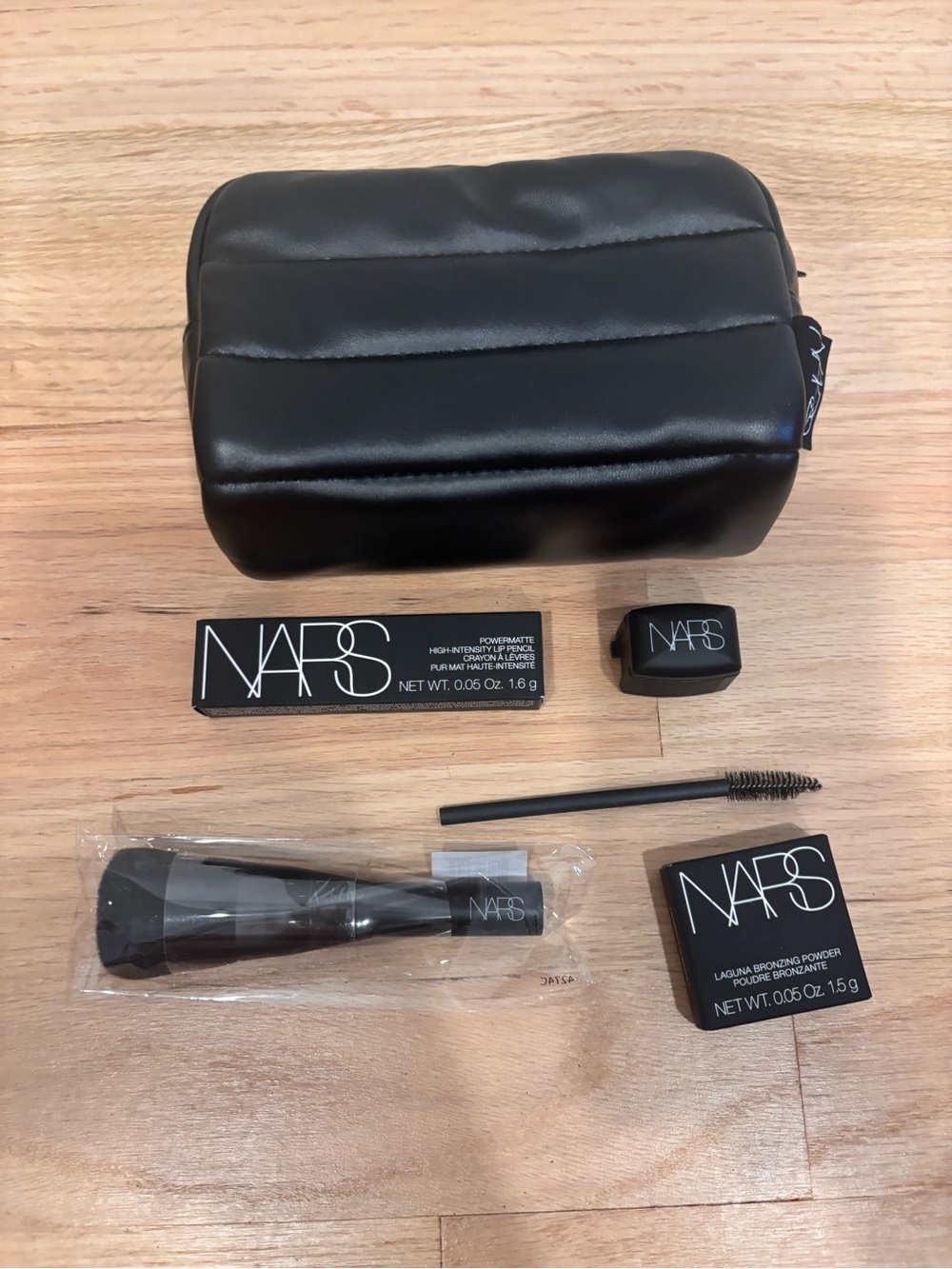 NARS puffy makeup sample pouch brand new